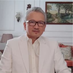 Dr Lorenzo Mata